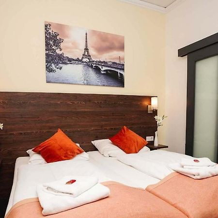 Hotel Little Paris Frankfurt am Main Exteriör bild